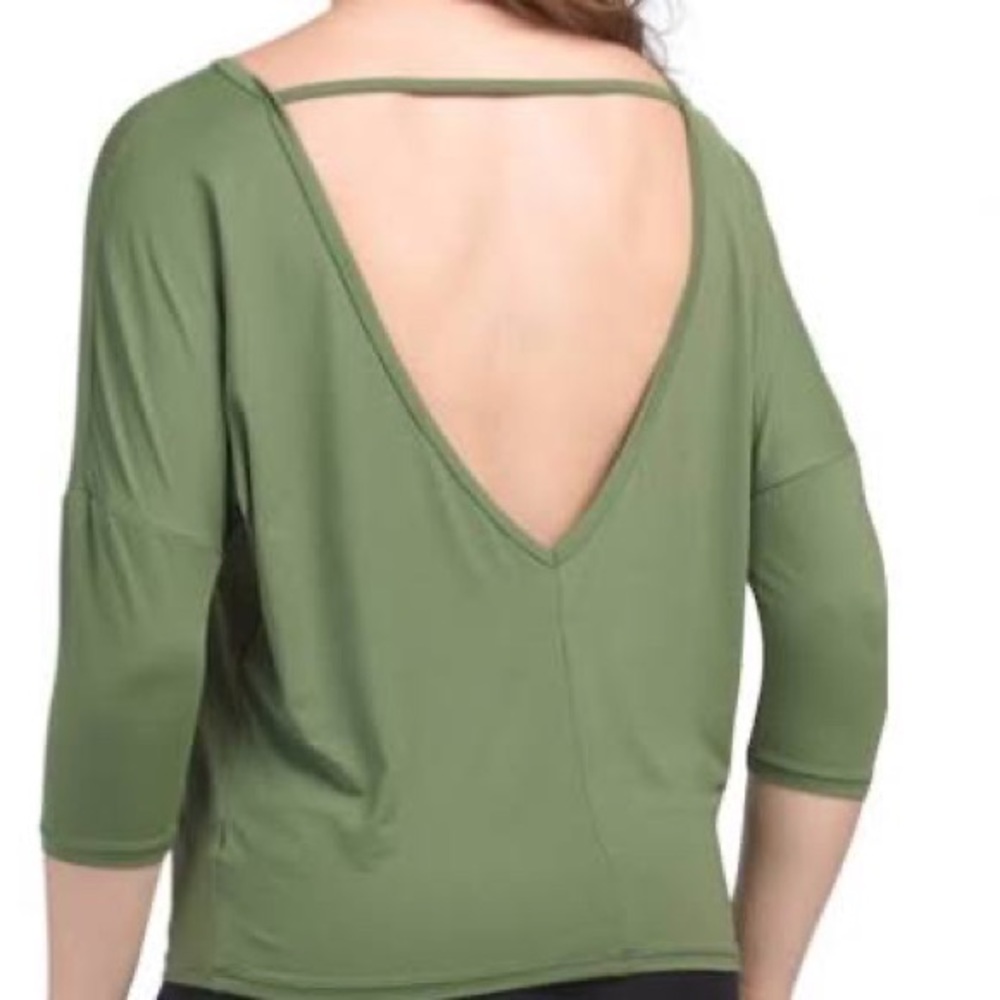 K-Deer Microflex V Back Pullover in Green, size Small